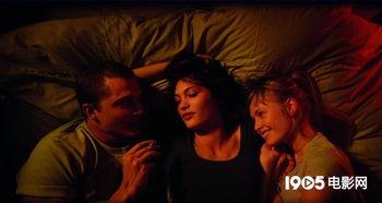 爱恋3d 在线观看,虚拟世界中的浪漫邂逅  第1张